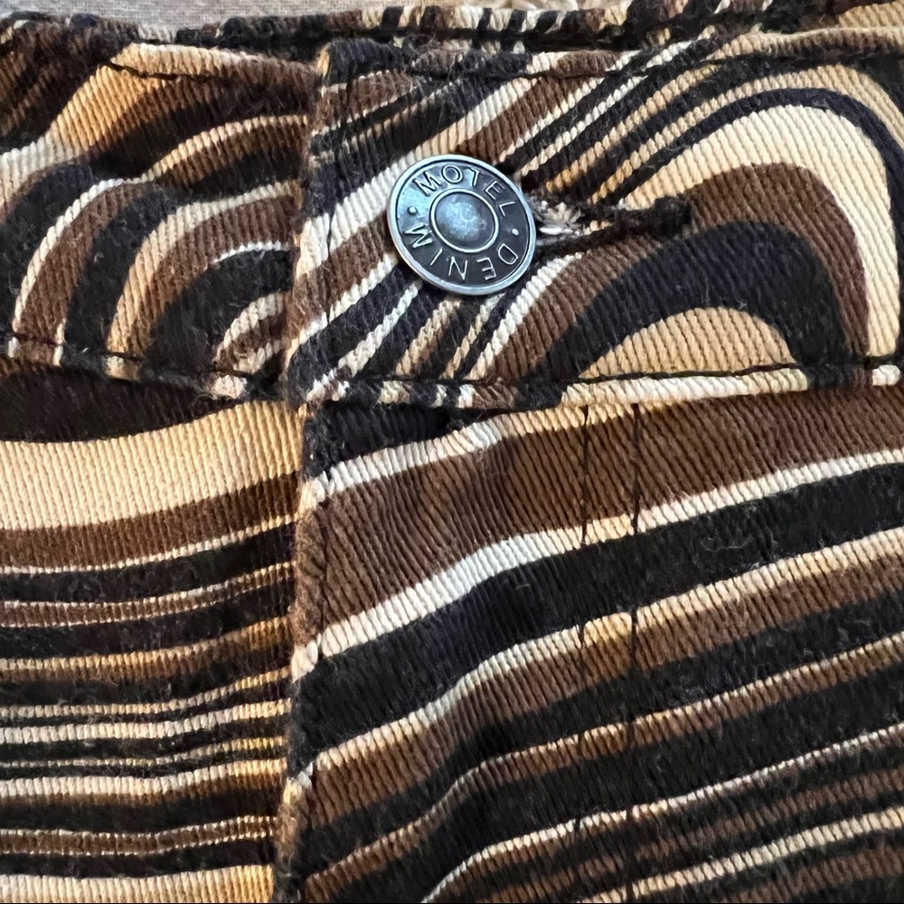 Motel Rocks Zoven Flared Jeans 70s Ripple - Picture 7 of 9